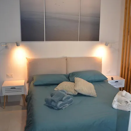 Open Space Centralissimo Fronte Porto 네뚜노