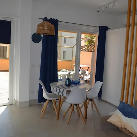 Open Space Centralissimo Fronte Porto 아파트 네뚜노