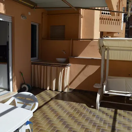 Open Space Centralissimo Fronte Porto Nettuno